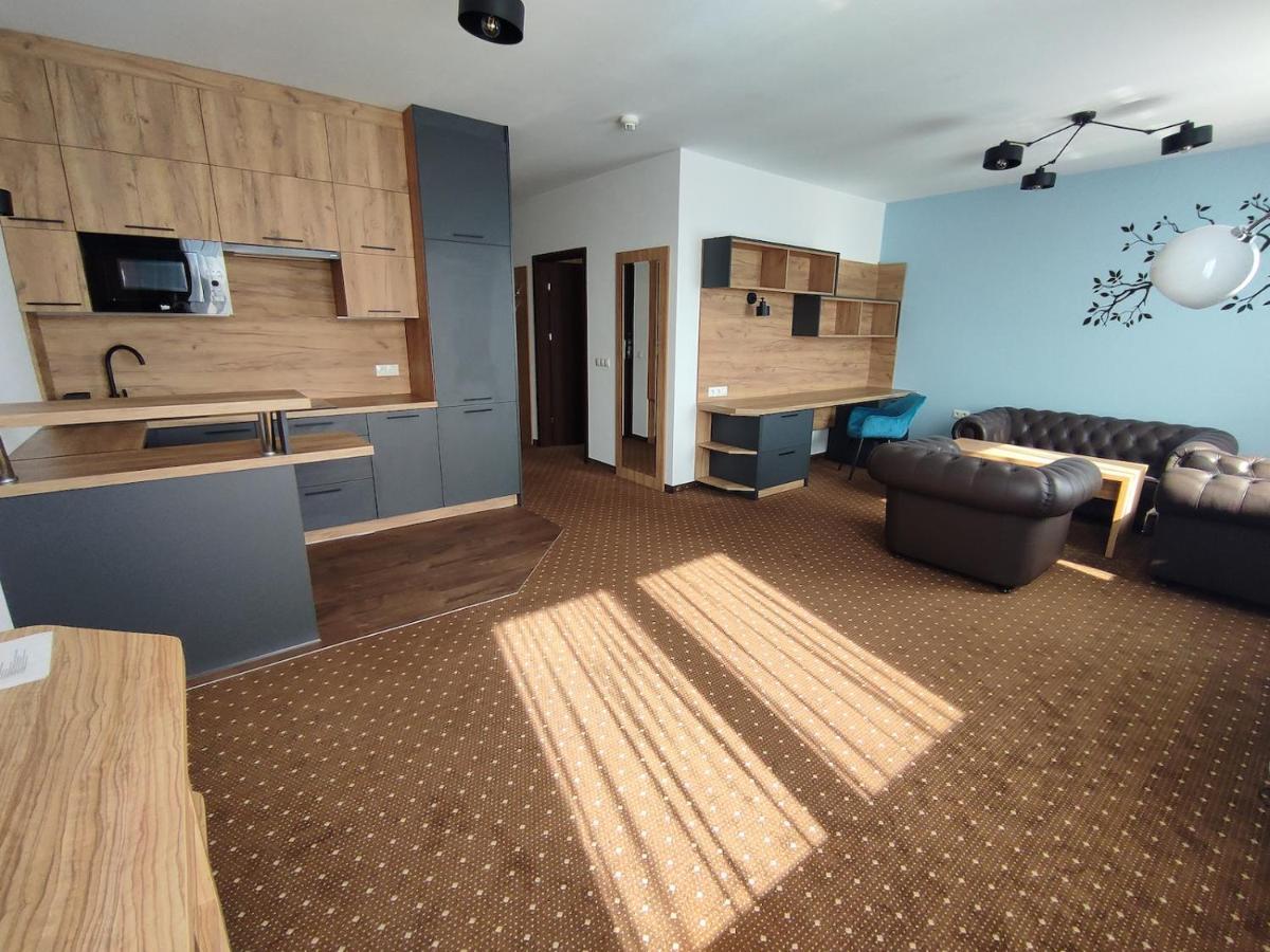 Aparthotel Legnica - Apartamenty Z Aneksem Kuchennym Esterno foto